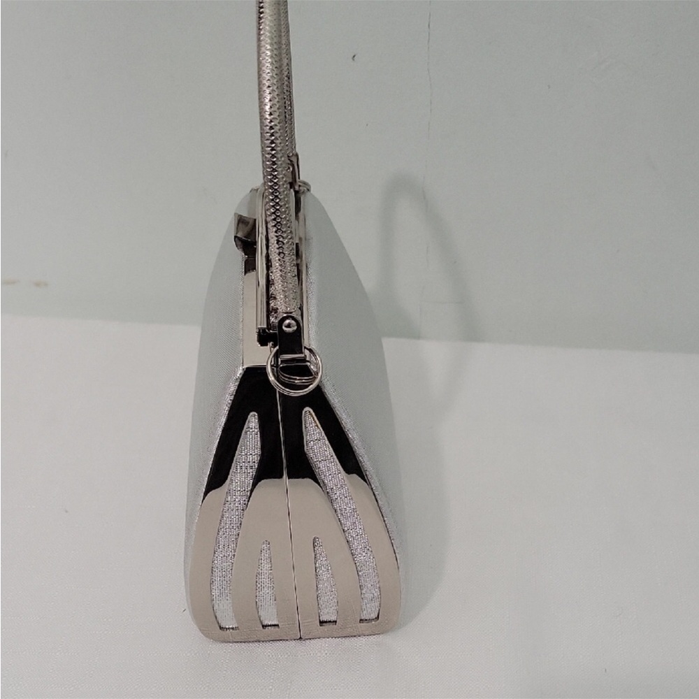 Women Elegant Silver Color Clutch - Picture 6 of 12